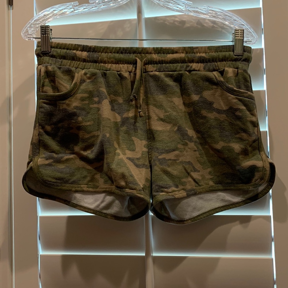 Girls camouflage shorts